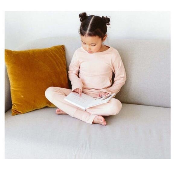 Goumi Kids Bamboo All Day Jogger Set Loungewear Pajamas Long Sleeve Pale Pink 5T - Picture 3 of 11